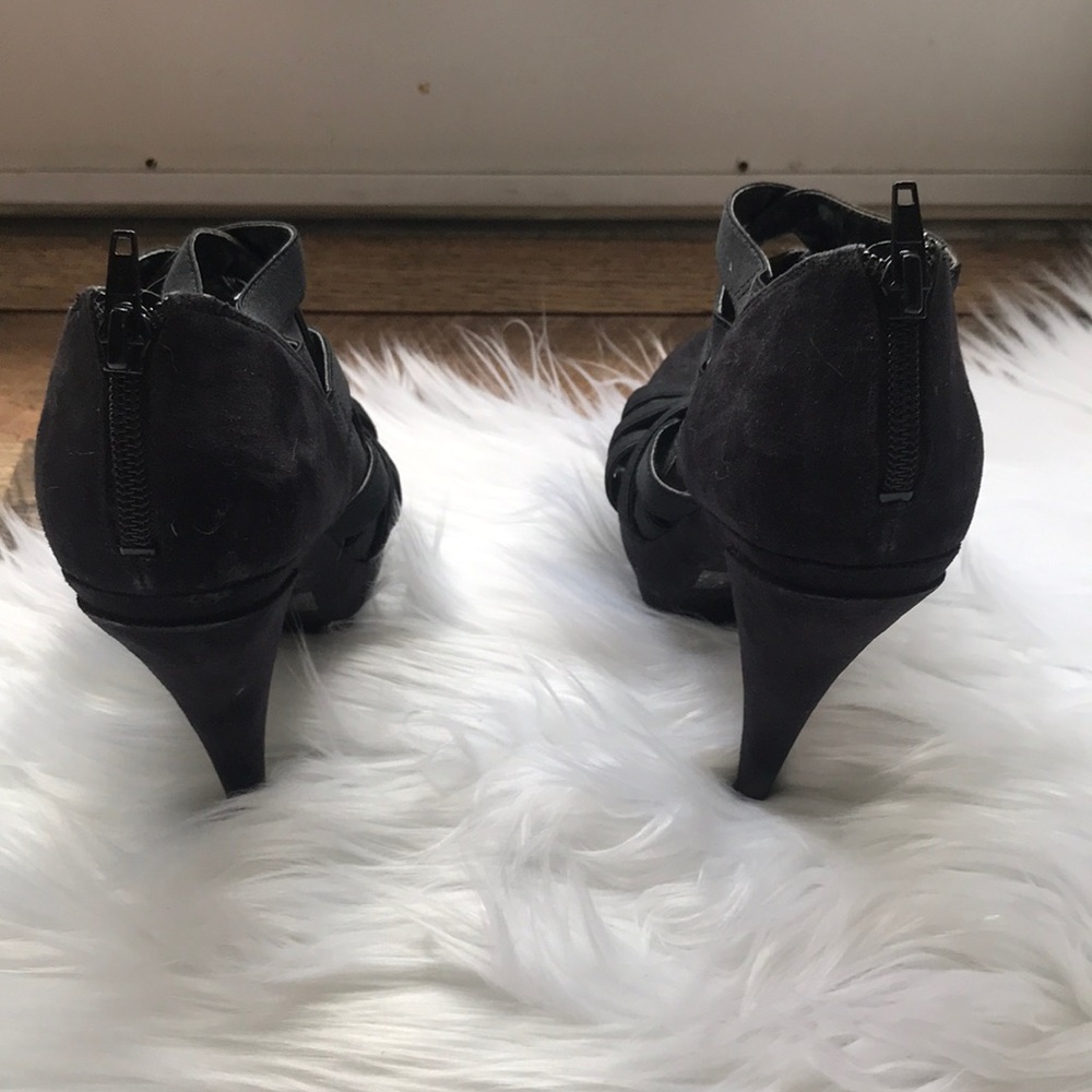 Shoes - Picture 3 of 6